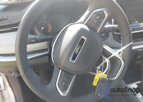 2025 Jeep Compass Latitude 4X4 z USA, uszkodzony, nr VIN 3C4NJDBN4ST527290